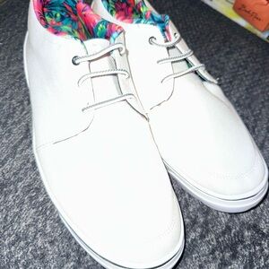 Under Armour White Oxfords with Floral Accent canvas slip ons
